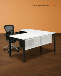 Hoekbureau | 160×120 | links